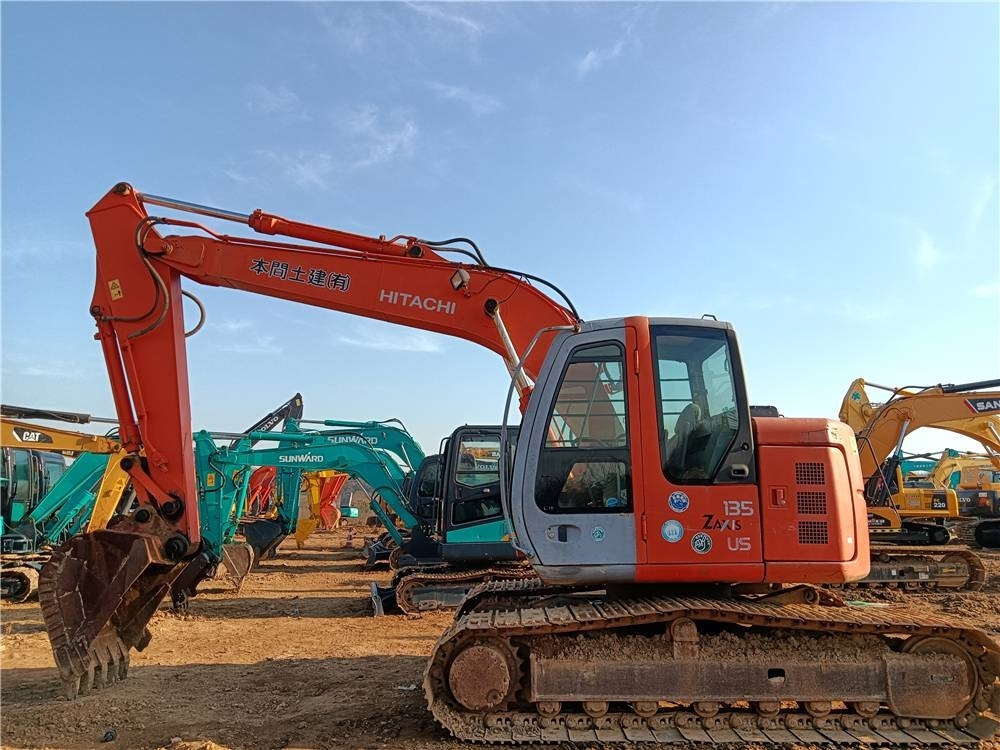 Hitachi ZX135US - Crawler excavator: picture 5 Hitachi ZX135US - Crawler excavator: picture 5