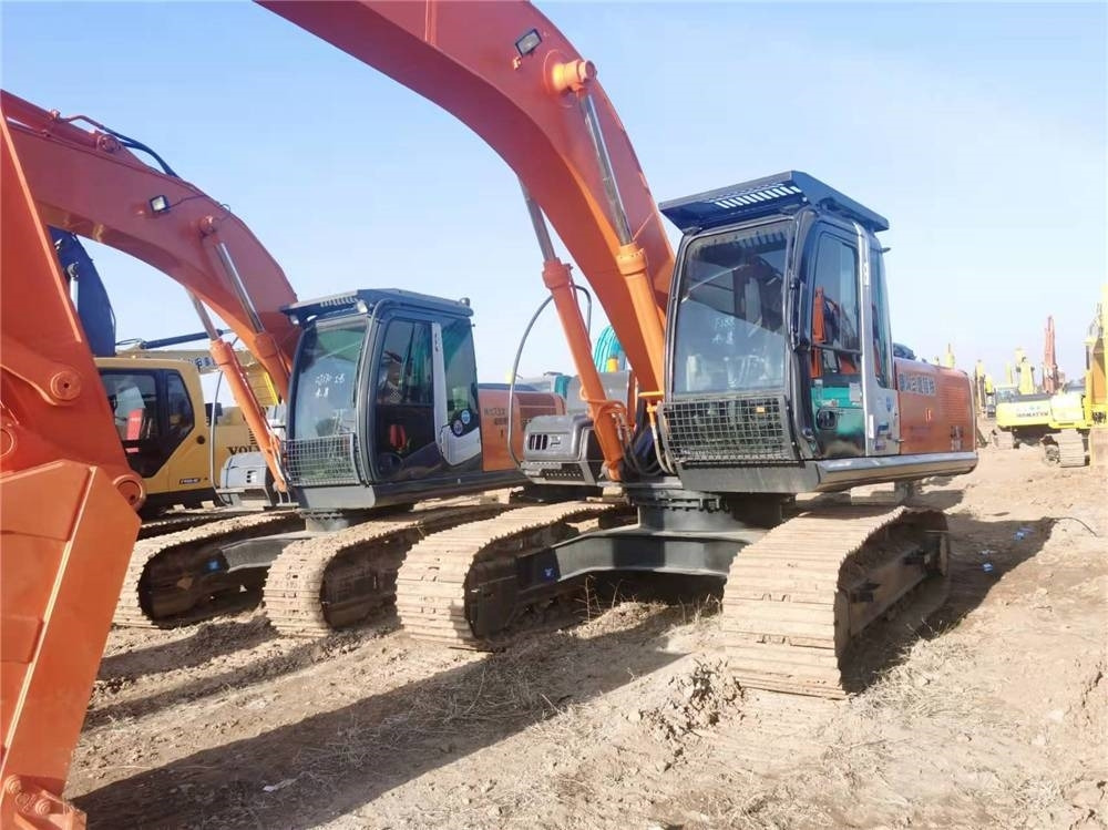Hitachi ZX210 - Crawler excavator: picture 2 Hitachi ZX210 - Crawler excavator: picture 2