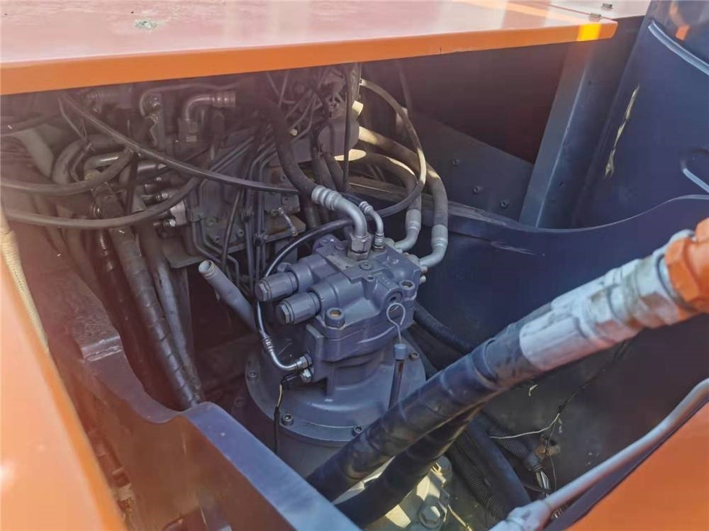 Hitachi ZX210 - Crawler excavator: picture 5 Hitachi ZX210 - Crawler excavator: picture 5