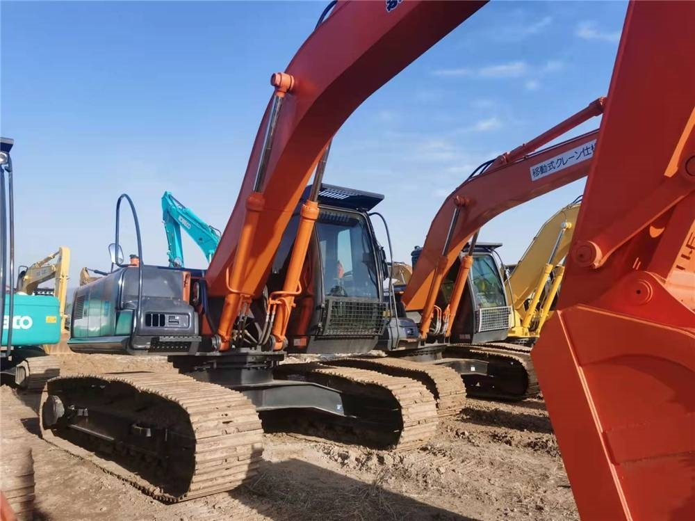 Hitachi ZX210 - Crawler excavator: picture 3 Hitachi ZX210 - Crawler excavator: picture 3