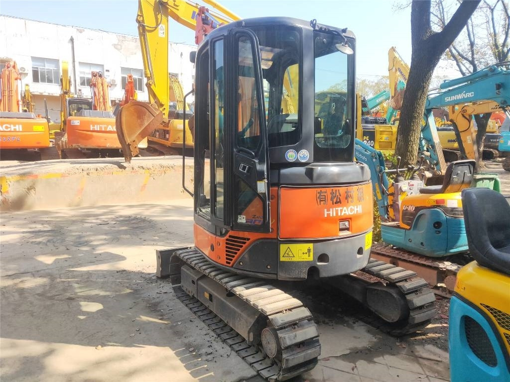 Hitachi ZX30 - Mini excavator: picture 4 Hitachi ZX30 - Mini excavator: picture 4