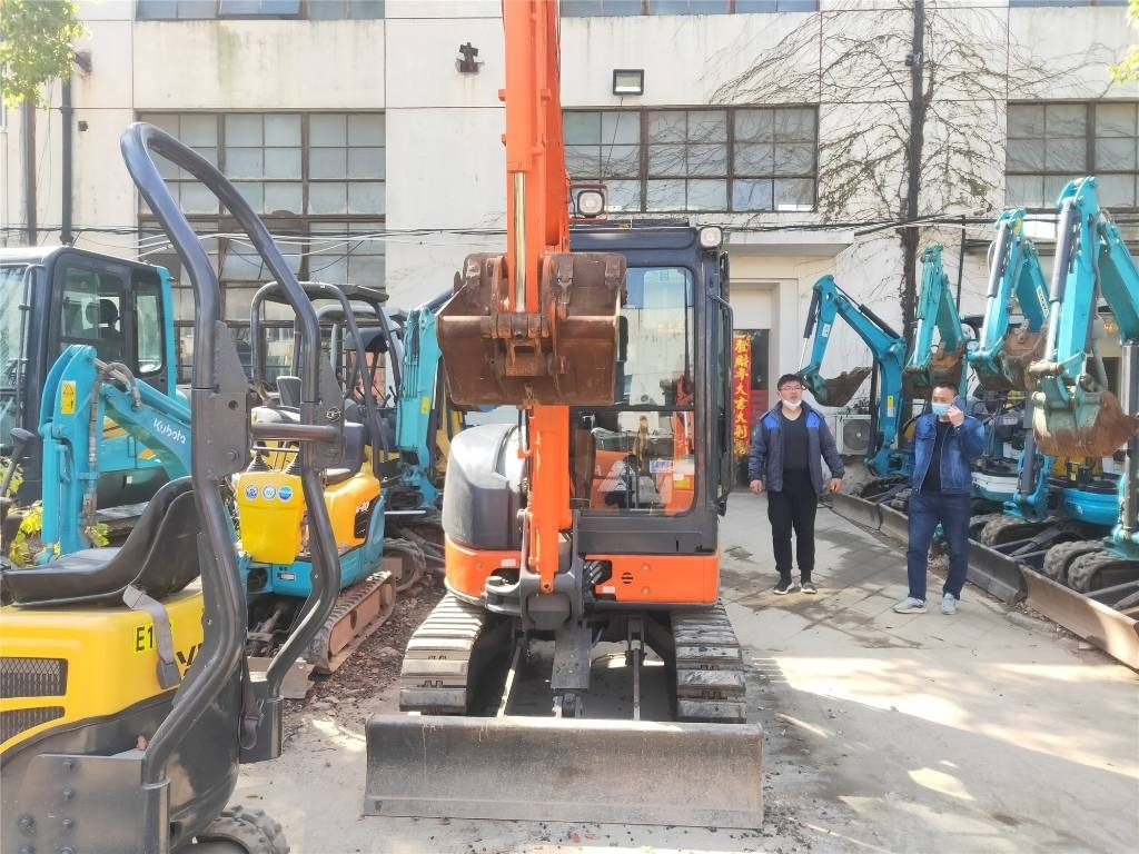 Hitachi ZX30 - Mini excavator: picture 2 Hitachi ZX30 - Mini excavator: picture 2