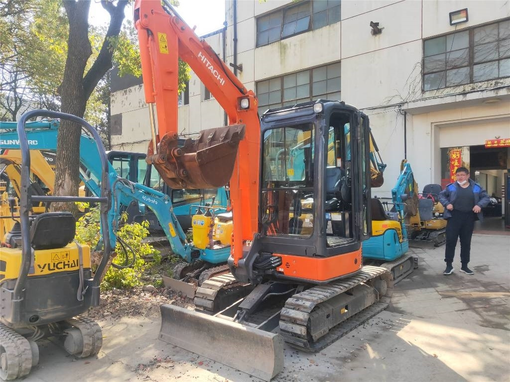 Hitachi ZX30 - Mini excavator: picture 1 Hitachi ZX30 - Mini excavator: picture 1