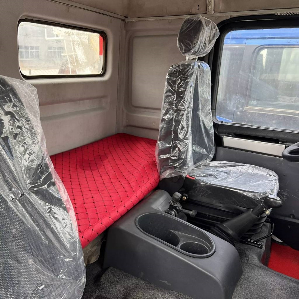 Tractor unit Shacman F3000 6x4: picture 6