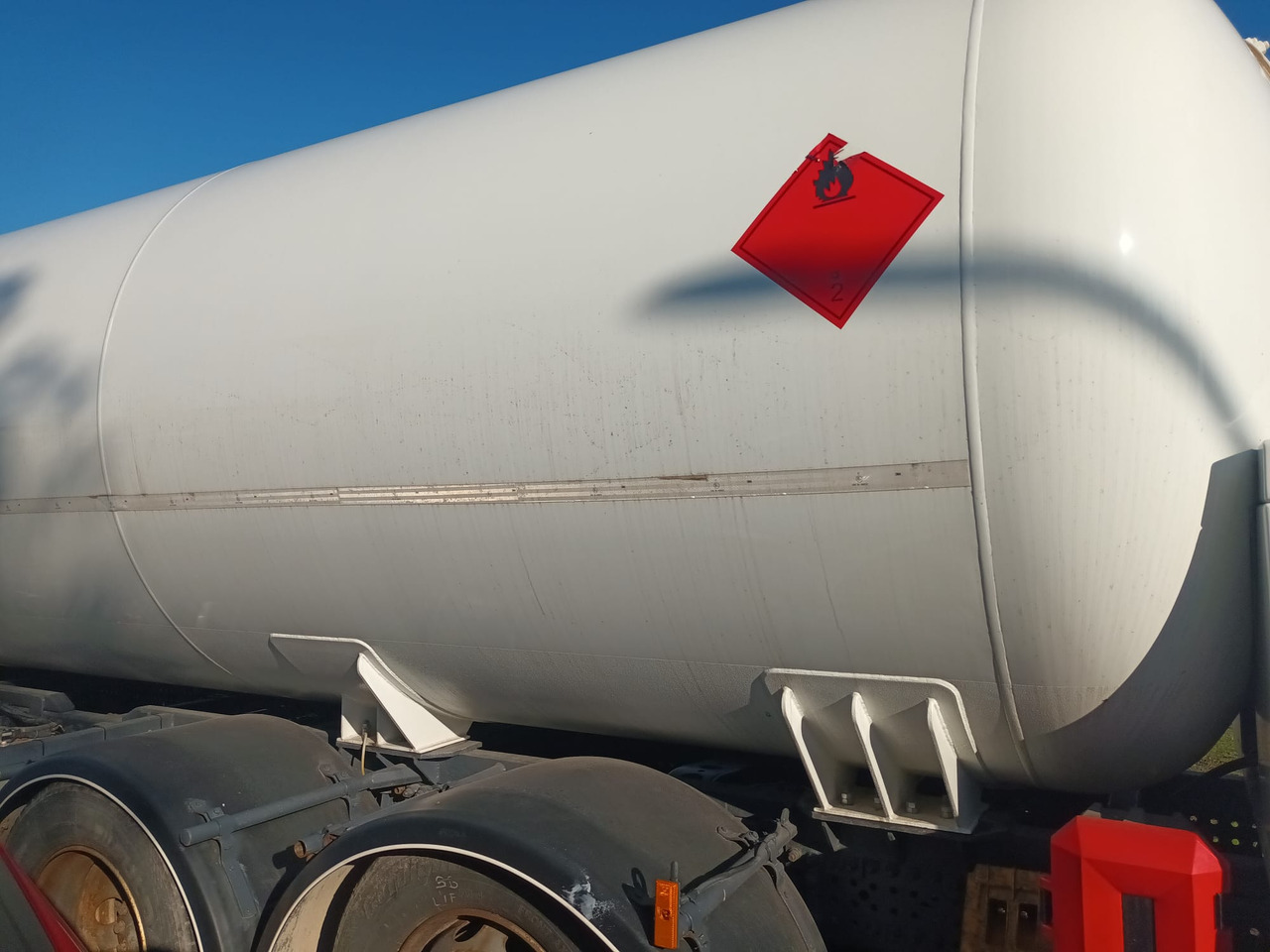 MERCEDES-BENZ Actros 2542 LPG Tanker 6x2 - Tanker truck: picture 5 MERCEDES-BENZ Actros 2542 LPG Tanker 6x2 - Tanker truck: picture 5