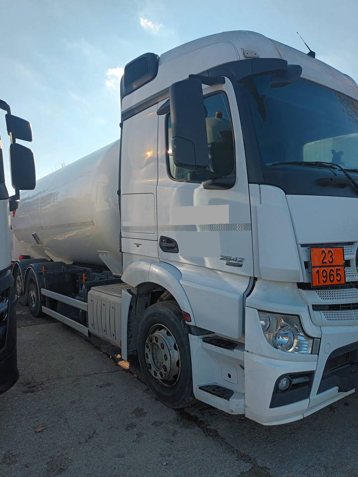 MERCEDES-BENZ Actros 2542 LPG Tanker 6x2 - Tanker truck: picture 2 MERCEDES-BENZ Actros 2542 LPG Tanker 6x2 - Tanker truck: picture 2