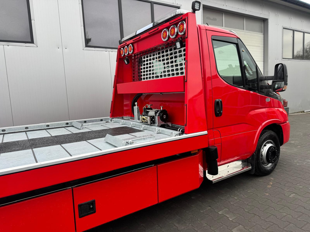 IVECO Daily 70C18 H/P - Tow truck: picture 2 IVECO Daily 70C18 H/P - Tow truck: picture 2