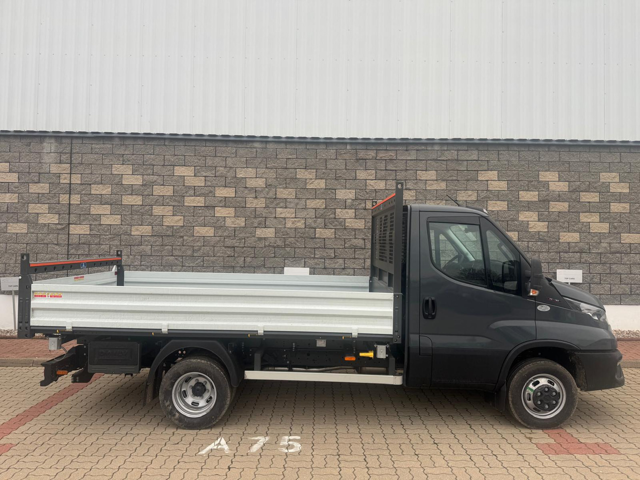 Iveco Daily 35C18 - Tipper van: picture 2 Iveco Daily 35C18 - Tipper van: picture 2