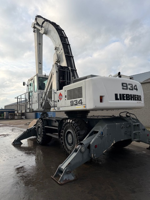 Liebherr A934 - Waste/ Industry handler: picture 2 Liebherr A934 - Waste/ Industry handler: picture 2