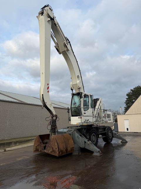 Liebherr A934 - Waste/ Industry handler: picture 4 Liebherr A934 - Waste/ Industry handler: picture 4