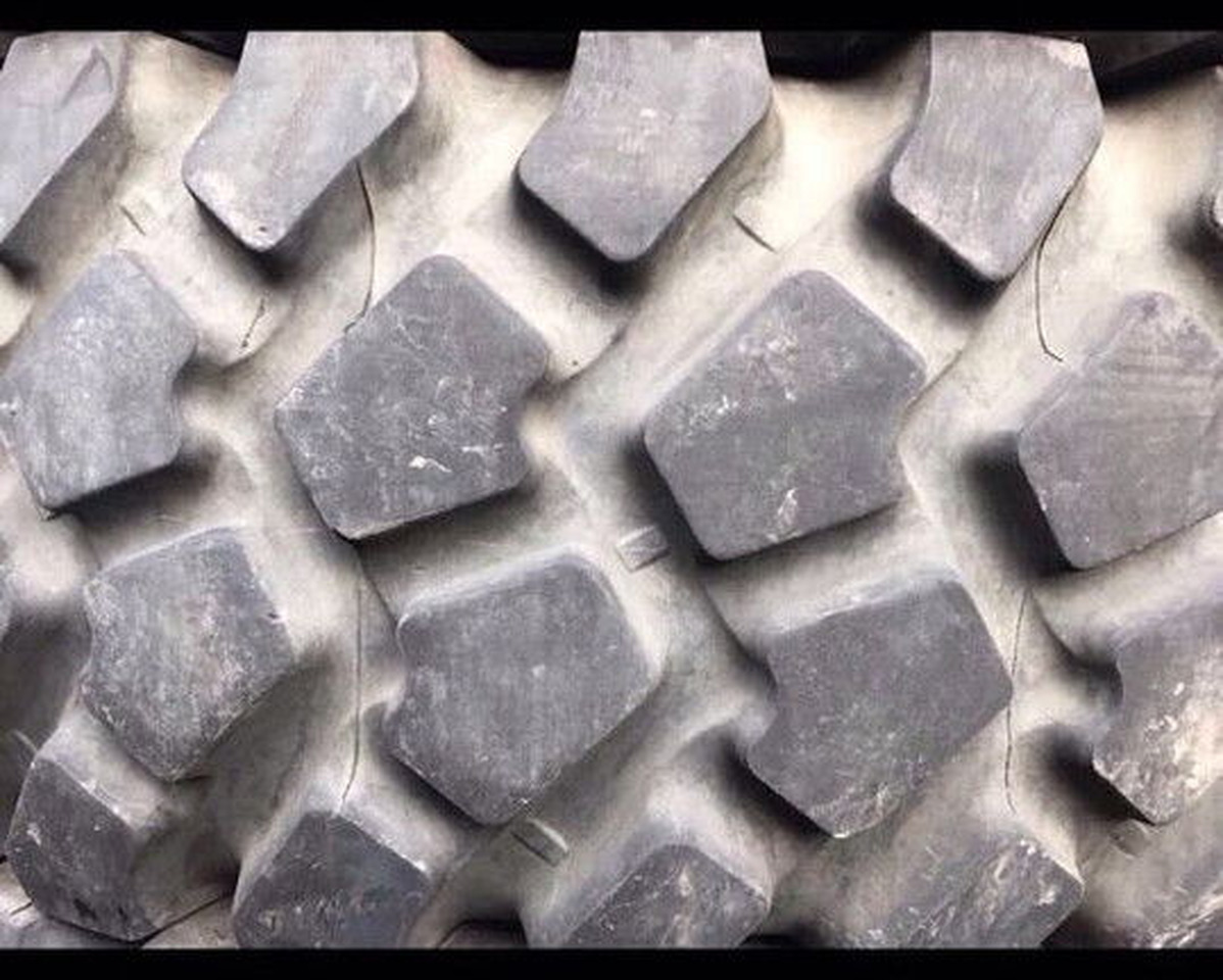 Michelin 16.00 R20 Michelin XZL - Tire for Truck: picture 3 Michelin 16.00 R20 Michelin XZL - Tire for Truck: picture 3