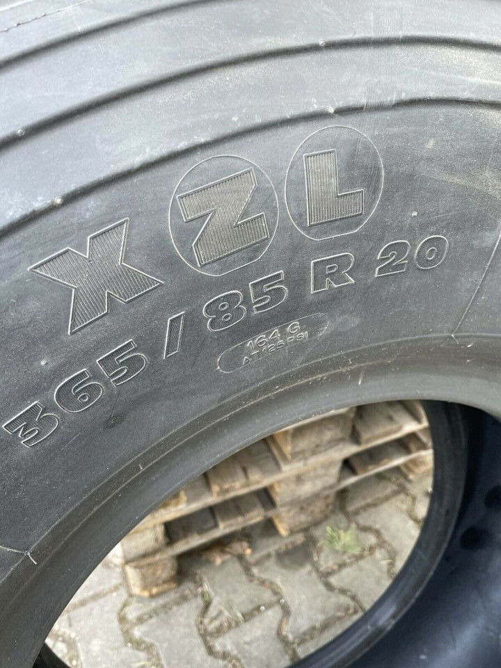 Michelin 365/85 R20 XZL - Tire for Truck: picture 3 Michelin 365/85 R20 XZL - Tire for Truck: picture 3