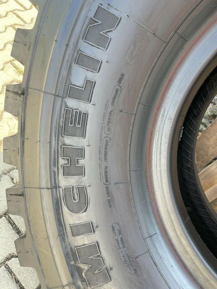 Michelin xzl_1600r20 xzl - Tire for Truck: picture 2 Michelin xzl_1600r20 xzl - Tire for Truck: picture 2