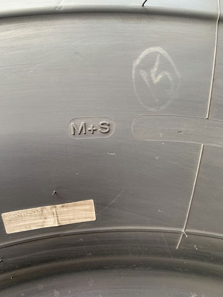 Michelin xzl 2 - Wheel and tire package for Truck: picture 5 Michelin xzl 2 - Wheel and tire package for Truck: picture 5