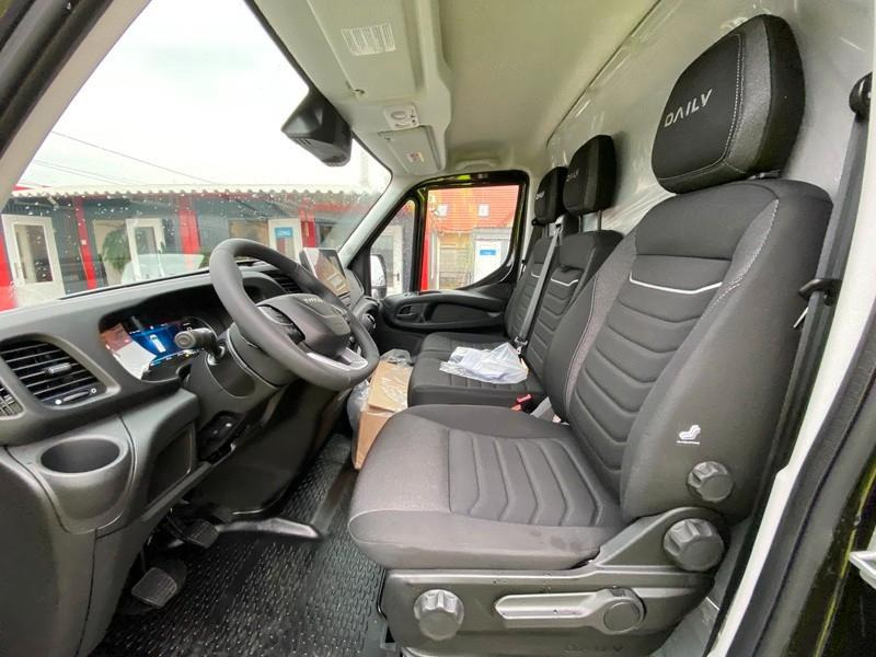 Iveco 35C18H - Panel van: picture 4 Iveco 35C18H - Panel van: picture 4