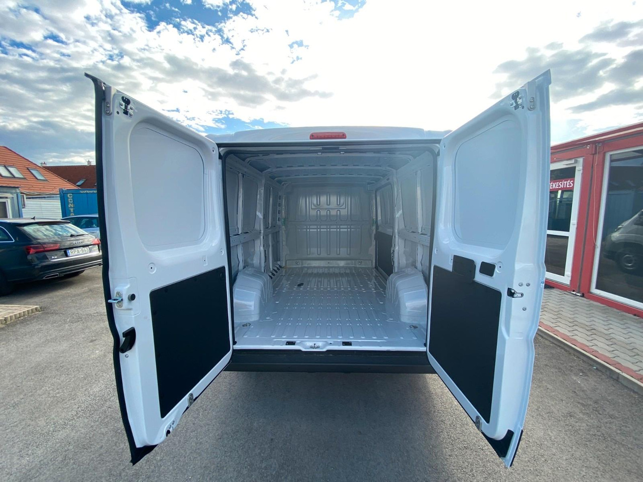 Peugeot Boxer - Small van: picture 4 Peugeot Boxer - Small van: picture 4