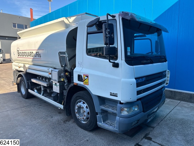 DAF CF 360 Euro 3, Fuel, Handgeschakeld, 14733 Liter, 5 Comp - Tanker truck: picture 3 DAF CF 360 Euro 3, Fuel, Handgeschakeld, 14733 Liter, 5 Comp - Tanker truck: picture 3