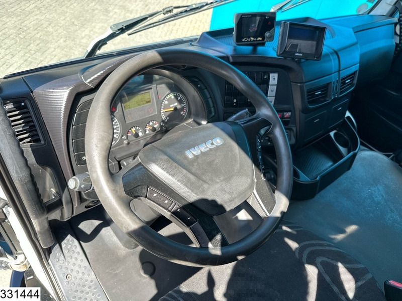 Iveco Trakker 360 6X4, EURO 6, Steel suspension, Palfinger - Dropside/ Flatbed truck, Crane truck: picture 5 Iveco Trakker 360 6X4, EURO 6, Steel suspension, Palfinger - Dropside/ Flatbed truck, Crane truck: picture 5
