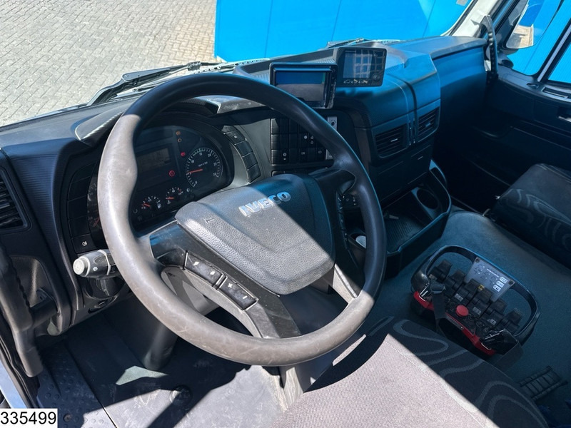 Iveco Trakker 360 6X4, EURO 6, Steel suspension, Palfinger - Dropside/ Flatbed truck, Crane truck: picture 5 Iveco Trakker 360 6X4, EURO 6, Steel suspension, Palfinger - Dropside/ Flatbed truck, Crane truck: picture 5