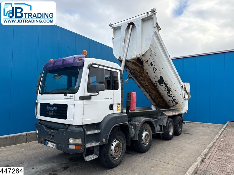 MAN TGA 35 390 8x4, EURO 3, Manual, Leaf suspension - Tipper: picture 1 MAN TGA 35 390 8x4, EURO 3, Manual, Leaf suspension - Tipper: picture 1