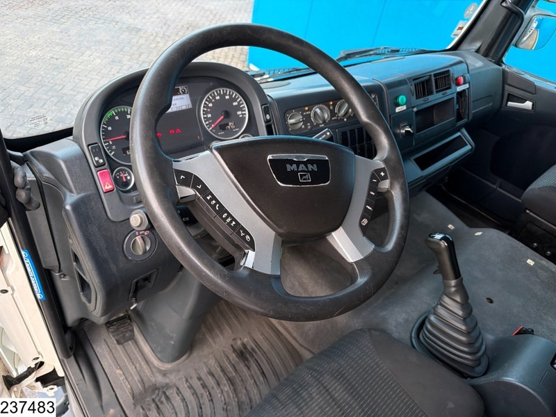 MAN TGM EURO 4 - Dropside/ Flatbed truck: picture 5 MAN TGM EURO 4 - Dropside/ Flatbed truck: picture 5