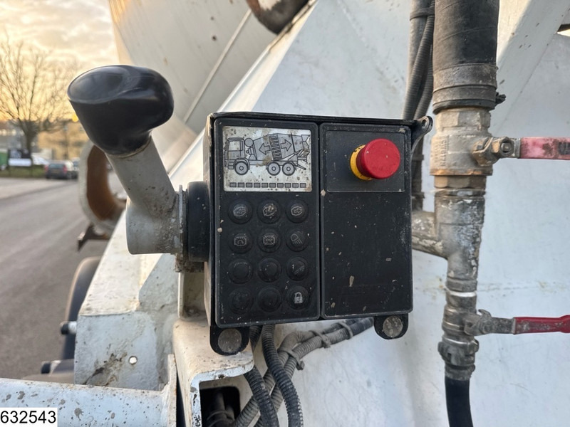 Tractor unit Mercedes-Benz Actros 2641 6x4, EURO 5, Liebherr, 10m3: picture 12 Tractor unit Mercedes-Benz Actros 2641 6x4, EURO 5, Liebherr, 10m3: picture 12