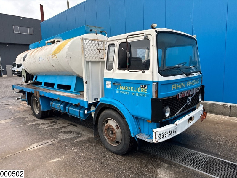 Volvo F 614 Manual, Steel suspension, Fuel, 8000 L - Tanker truck: picture 3 Volvo F 614 Manual, Steel suspension, Fuel, 8000 L - Tanker truck: picture 3