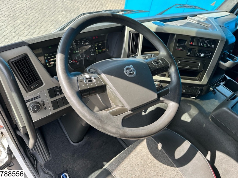 Volvo FM 330 EURO 6, Dhollandia - Box truck: picture 5 Volvo FM 330 EURO 6, Dhollandia - Box truck: picture 5