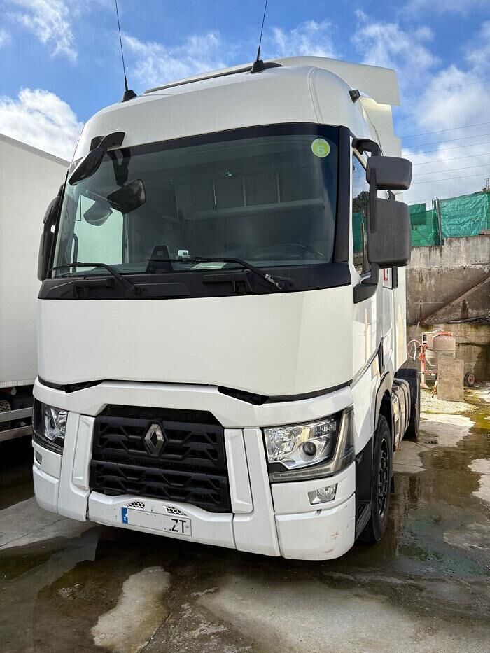 RENAULT 460 - Tractor unit: picture 3 RENAULT 460 - Tractor unit: picture 3