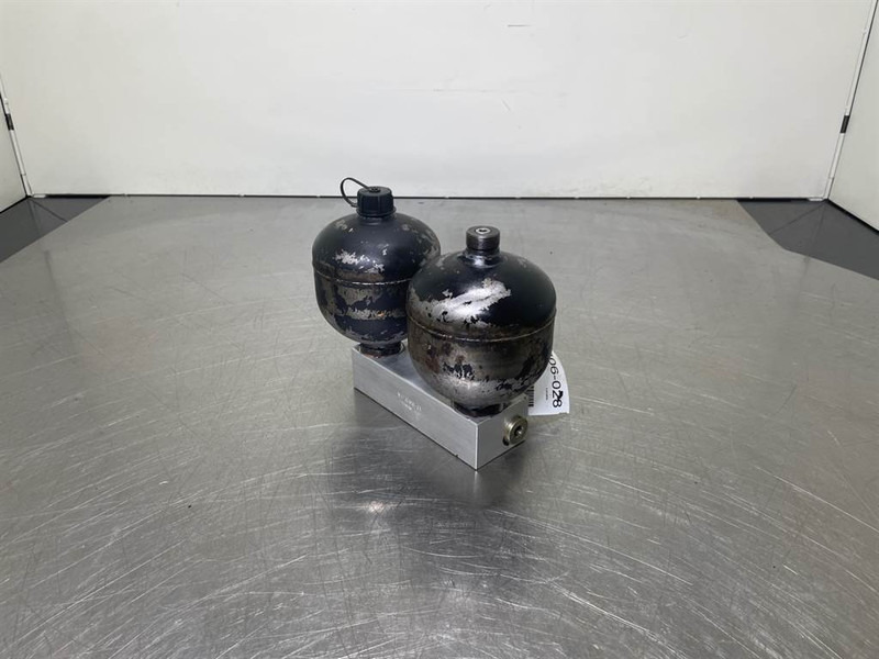 Ahlmann AZ150-4197981A/4108484A-Stabilising module/HWF - Hydraulics for Construction machinery: picture 3 Ahlmann AZ150-4197981A/4108484A-Stabilising module/HWF - Hydraulics for Construction machinery: picture 3
