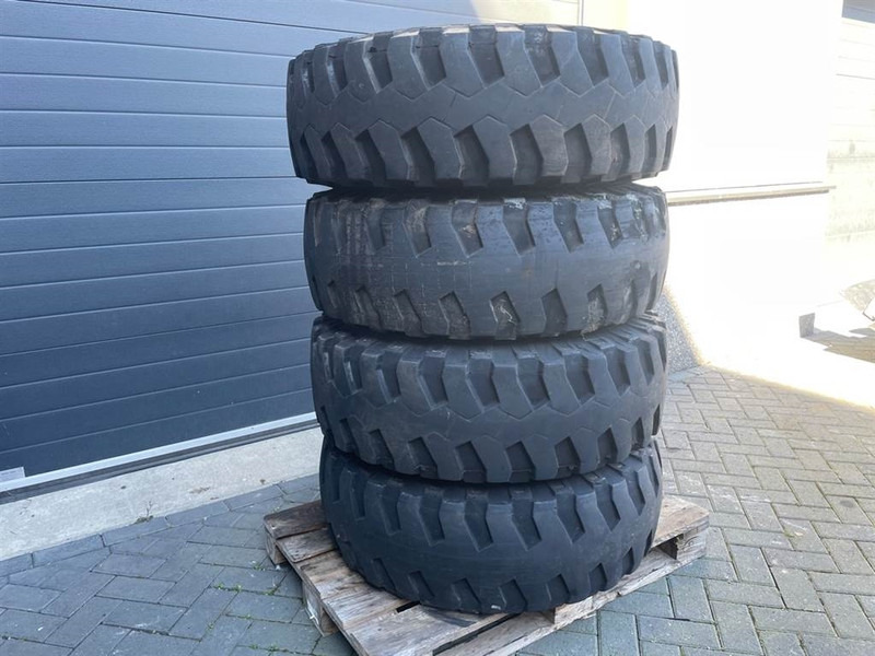 Atlas AR65-Michelin 335/80R20 (12.5R20)-Tire/Reifen/Band - Wheels and tires for Construction machinery: picture 3 Atlas AR65-Michelin 335/80R20 (12.5R20)-Tire/Reifen/Band - Wheels and tires for Construction machinery: picture 3