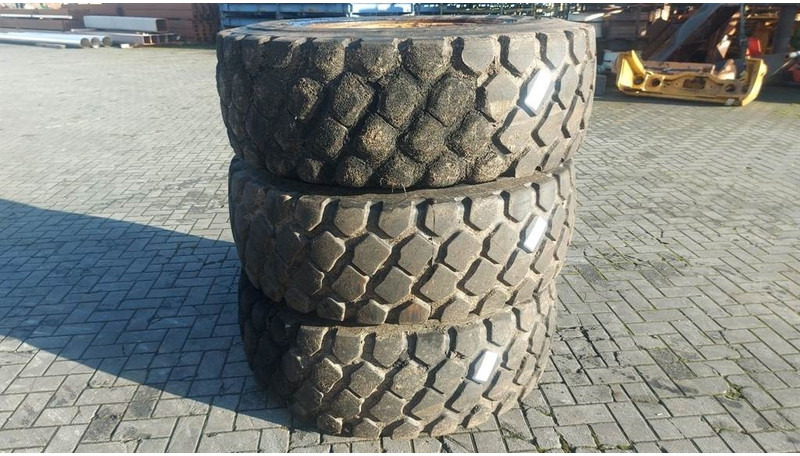 Case 521F-MTP 17.5R25-Tire/Reifen/Band - Wheels and tires for Construction machinery: picture 1 Case 521F-MTP 17.5R25-Tire/Reifen/Band - Wheels and tires for Construction machinery: picture 1