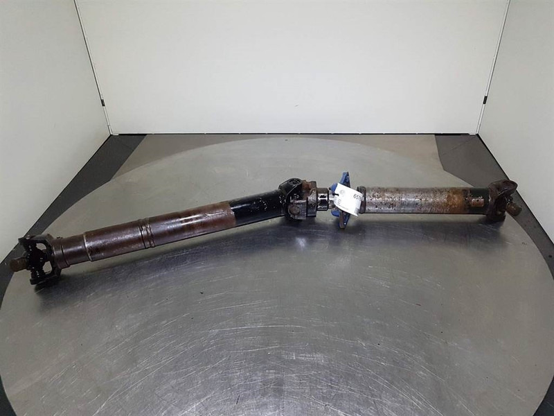 Case 621D - Propshaft/Gelenkwelle/Cardanas - Axle and parts for Construction machinery: picture 1 Case 621D - Propshaft/Gelenkwelle/Cardanas - Axle and parts for Construction machinery: picture 1