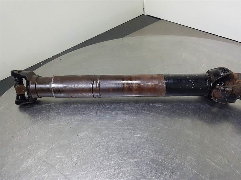 Case 621D - Propshaft/Gelenkwelle/Cardanas - Axle and parts for Construction machinery: picture 4 Case 621D - Propshaft/Gelenkwelle/Cardanas - Axle and parts for Construction machinery: picture 4