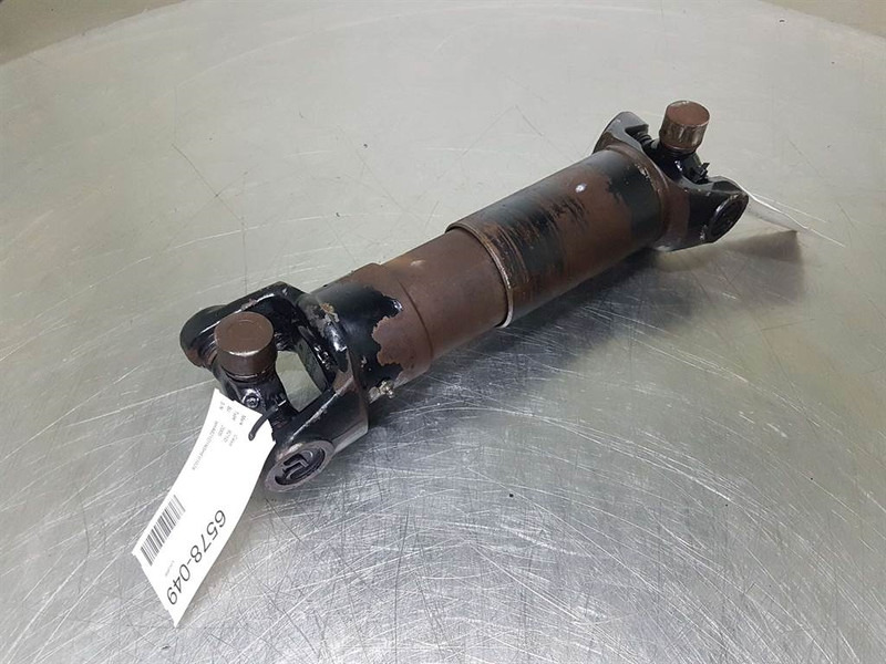 Case 621D - Propshaft/Gelenkwelle/Cardanas - Axle and parts for Construction machinery: picture 2 Case 621D - Propshaft/Gelenkwelle/Cardanas - Axle and parts for Construction machinery: picture 2