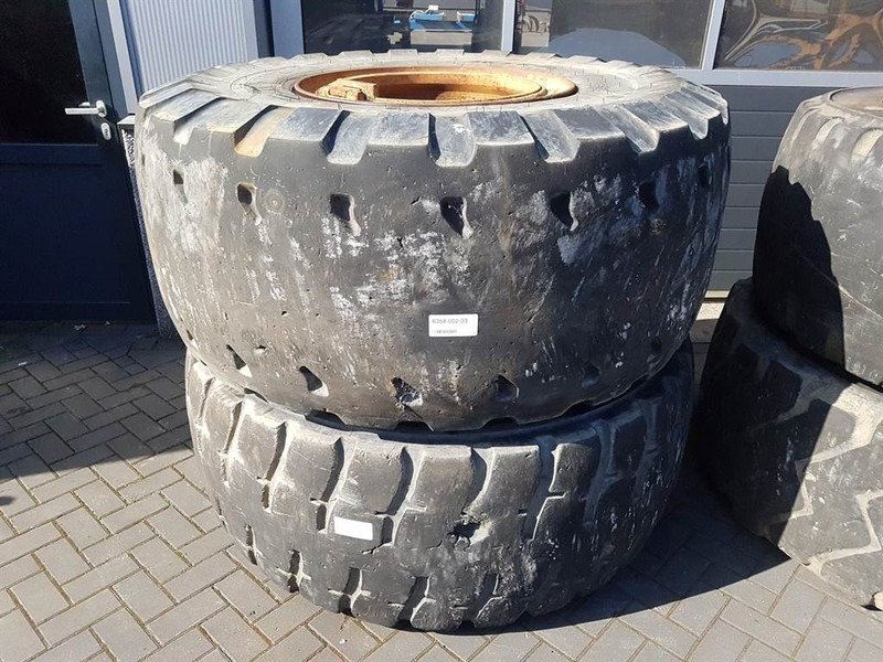 Case 921C-Michelin 26.5R25-Tire/Reifen/Band - Wheels and tires for Construction machinery: picture 4 Case 921C-Michelin 26.5R25-Tire/Reifen/Band - Wheels and tires for Construction machinery: picture 4