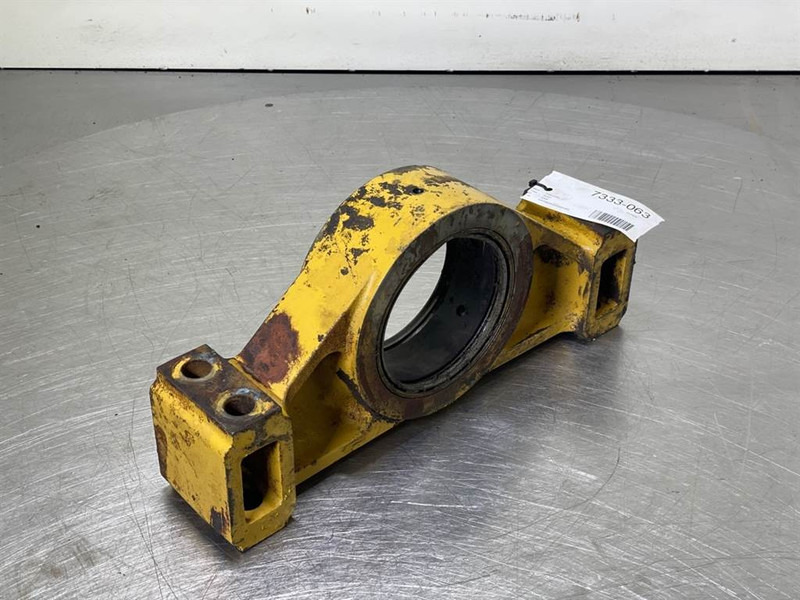 Cat 924G-128-0219-Axle bearing block/Lagerblock - Axle and parts for Construction machinery: picture 2 Cat 924G-128-0219-Axle bearing block/Lagerblock - Axle and parts for Construction machinery: picture 2