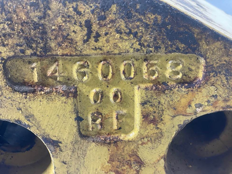 Cat 924G-146-0058-Counterweight/Heckgewicht - Frame/ Chassis for Construction machinery: picture 3 Cat 924G-146-0058-Counterweight/Heckgewicht - Frame/ Chassis for Construction machinery: picture 3