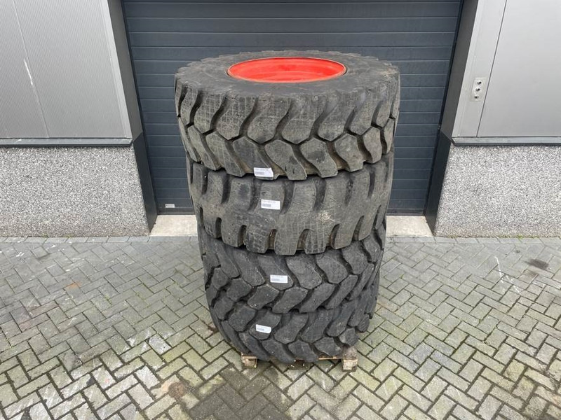 Claas CL956-Michelin 17.5R25-Tire/Reifen/Band - Wheels and tires for Construction machinery: picture 2 Claas CL956-Michelin 17.5R25-Tire/Reifen/Band - Wheels and tires for Construction machinery: picture 2