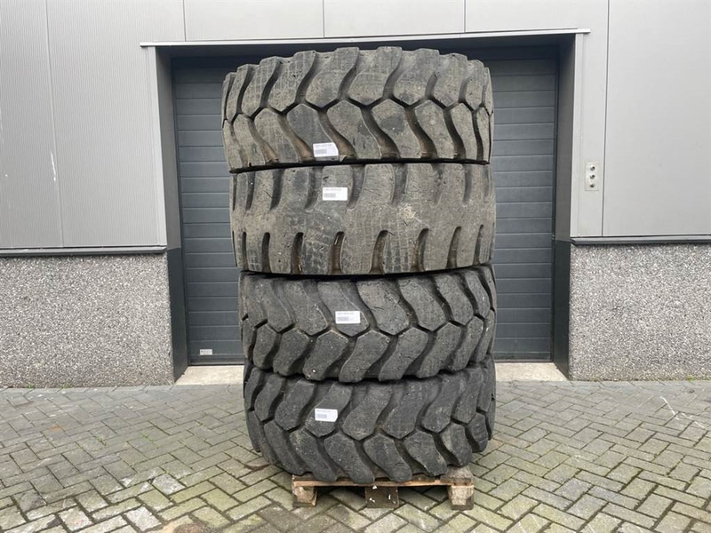 Claas CL956-Michelin 17.5R25-Tire/Reifen/Band - Wheels and tires for Construction machinery: picture 1 Claas CL956-Michelin 17.5R25-Tire/Reifen/Band - Wheels and tires for Construction machinery: picture 1