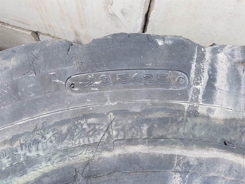 Goodyear 23.5-25 - Tyre/Reifen/Band - Tire for Construction machinery: picture 4 Goodyear 23.5-25 - Tyre/Reifen/Band - Tire for Construction machinery: picture 4