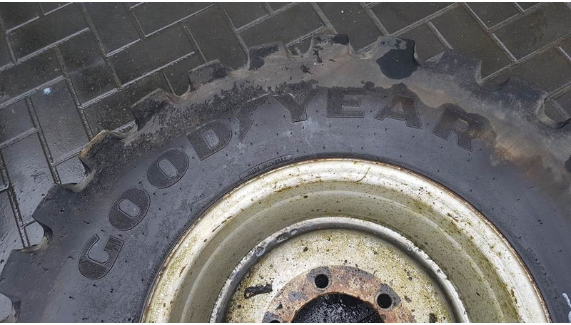 Goodyear 340/80-R18 IND - Tyre/Reifen/Band - Wheels and tires for Construction machinery: picture 2 Goodyear 340/80-R18 IND - Tyre/Reifen/Band - Wheels and tires for Construction machinery: picture 2