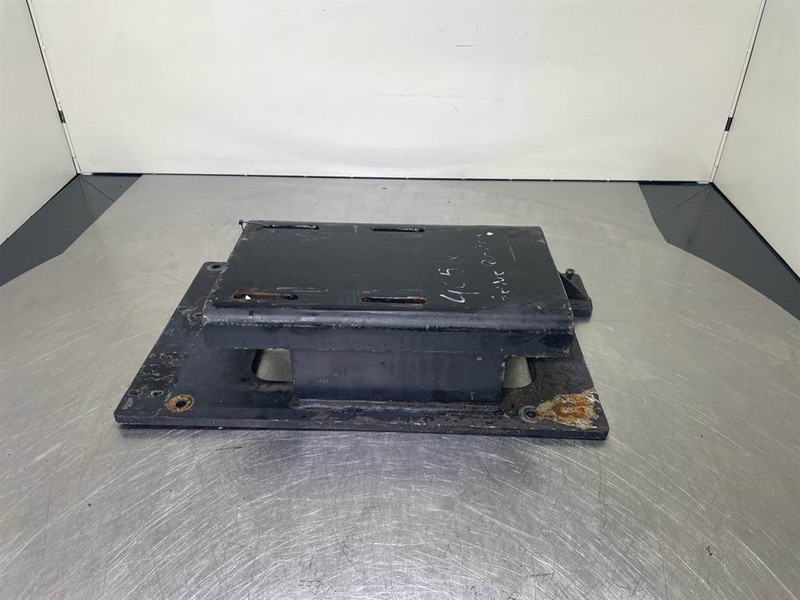 Liebherr A904C - Generator frame/plate - Frame/ Chassis for Construction machinery: picture 2 Liebherr A904C - Generator frame/plate - Frame/ Chassis for Construction machinery: picture 2