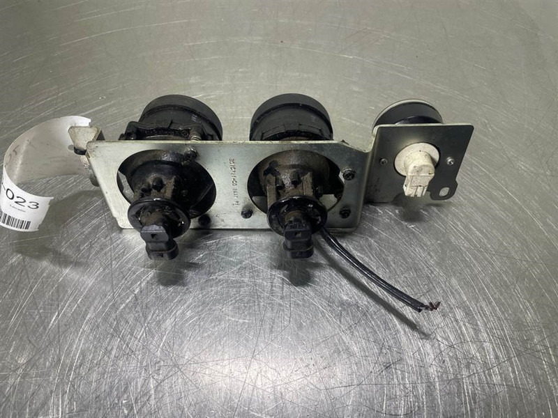 Mecalac 12MTX-5170184/5170185/5170186-Light/Leuchte - Electrical system for Construction machinery: picture 5 Mecalac 12MTX-5170184/5170185/5170186-Light/Leuchte - Electrical system for Construction machinery: picture 5