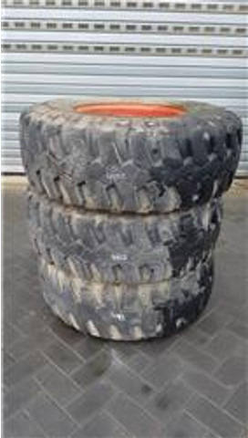 Michelin 335/80R18 (12.5R18) - Tyre/Reifen/Band - Wheels and tires for Construction machinery: picture 1 Michelin 335/80R18 (12.5R18) - Tyre/Reifen/Band - Wheels and tires for Construction machinery: picture 1