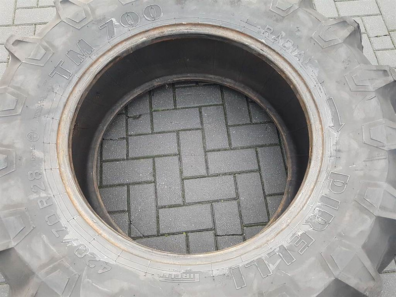 Pirelli 420/70R28-Tire/Reifen/Band - Wheels and tires for Construction machinery: picture 4 Pirelli 420/70R28-Tire/Reifen/Band - Wheels and tires for Construction machinery: picture 4