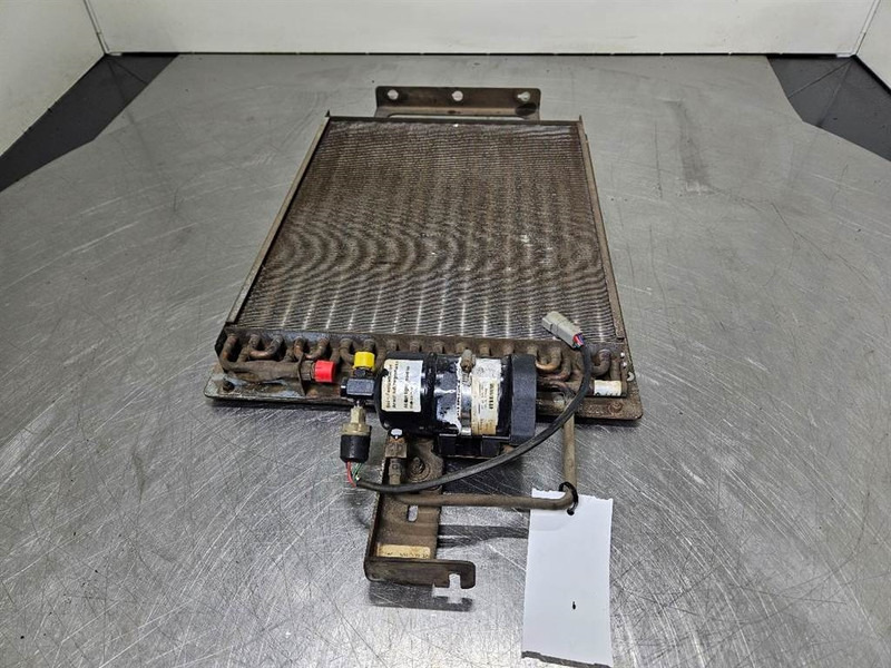 Sennebogen 835E-156803-Airco condenser/Klimakondensator - Frame/ Chassis for Construction machinery: picture 3 Sennebogen 835E-156803-Airco condenser/Klimakondensator - Frame/ Chassis for Construction machinery: picture 3