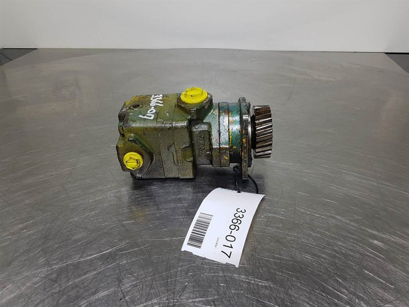 Vickers V210-8W - Gearpump/Zahnradpumpe/Tandwielpomp - Hydraulics: picture 1 Vickers V210-8W - Gearpump/Zahnradpumpe/Tandwielpomp - Hydraulics: picture 1