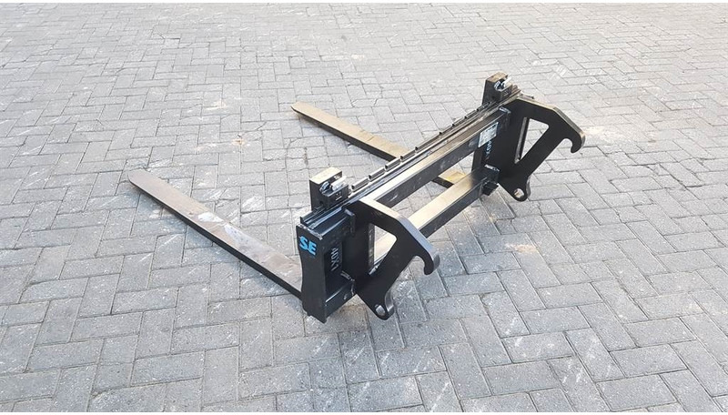 Volvo L30/L35-2,5T-Forks/Palletgabeln/Palletvorken - Forks for Construction machinery: picture 3 Volvo L30/L35-2,5T-Forks/Palletgabeln/Palletvorken - Forks for Construction machinery: picture 3