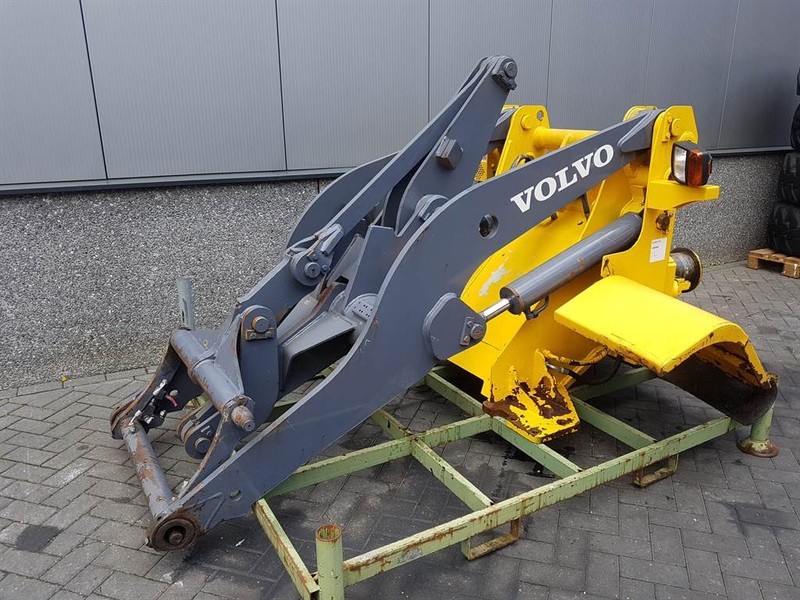 Volvo L45TP -VOE11308064- Lifting framework/Schaufelarm - Boom: picture 3 Volvo L45TP -VOE11308064- Lifting framework/Schaufelarm - Boom: picture 3